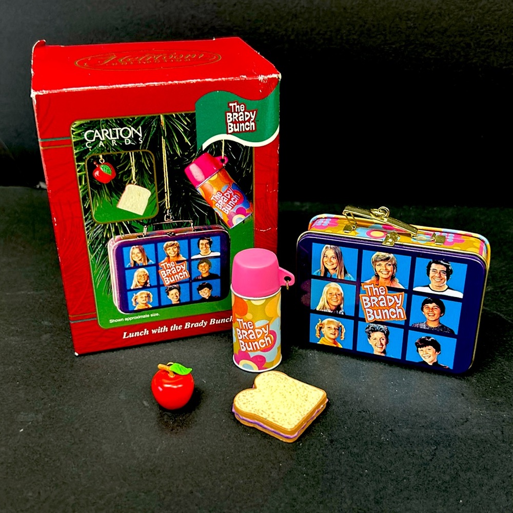 Vintage 2001 Carlton Cards 4 piece “The Brady Bunch “ lunch box ornaments set